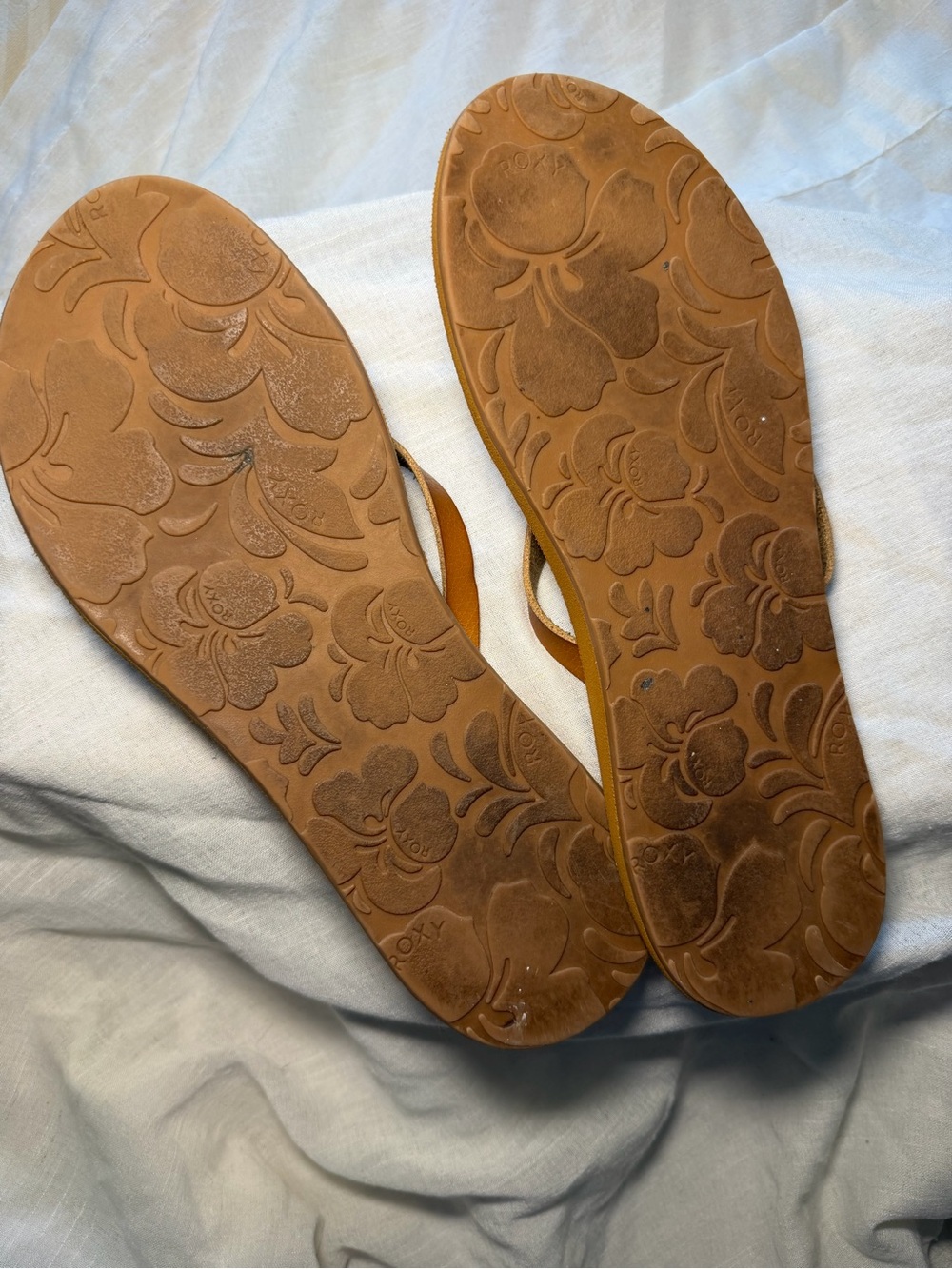 Roxy Women’s Braided Leather Flip Flops - Brown - Picture 6 of 6